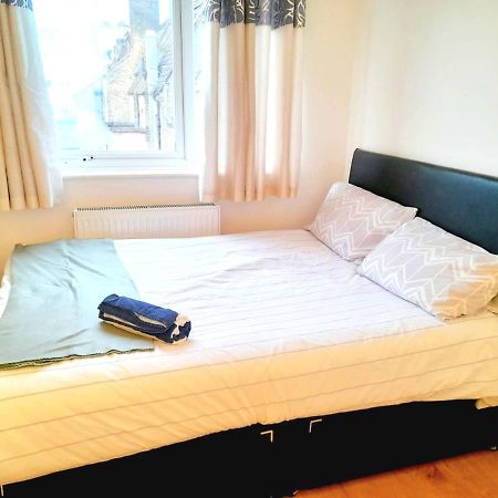 6 Bed House 3 Bathrooms Good Transport Links To London, Free Parking Londres Exterior foto