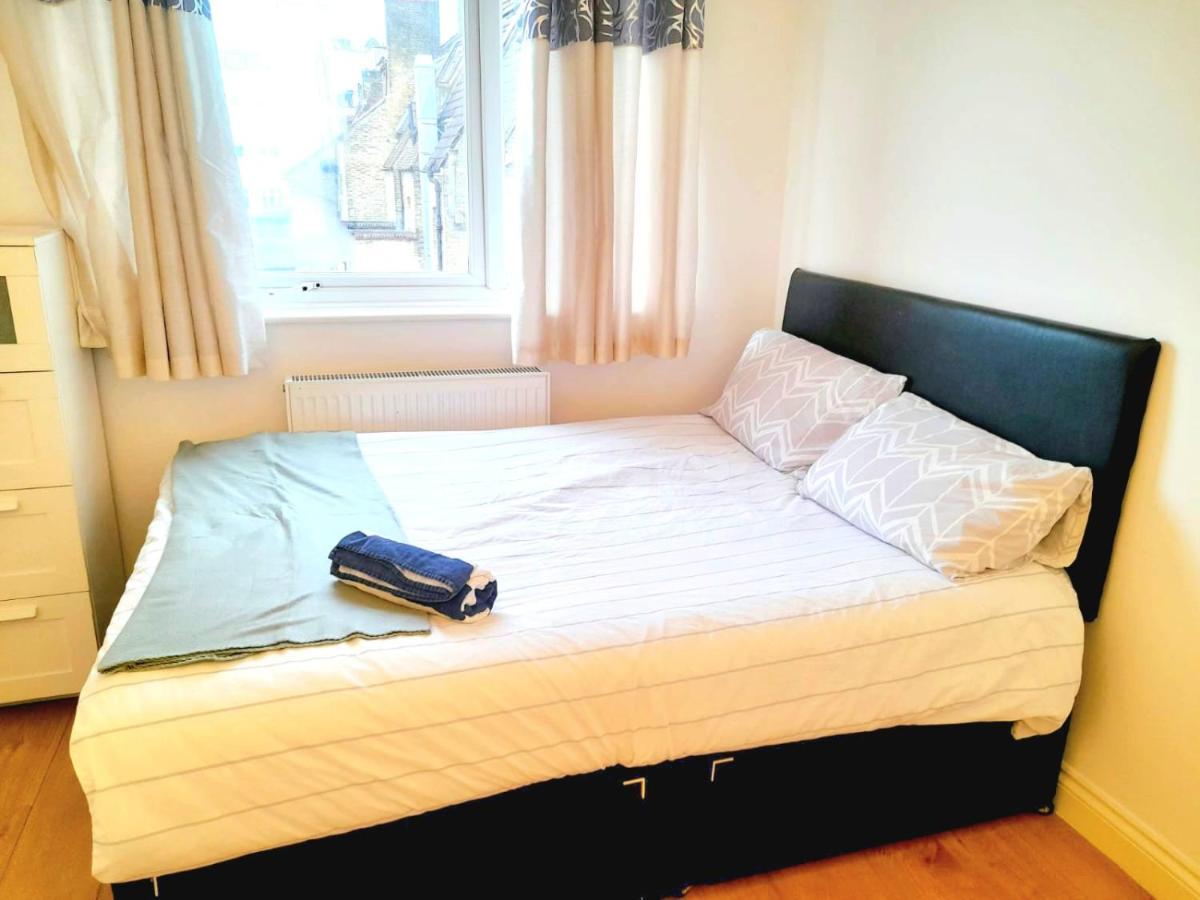 6 Bed House 3 Bathrooms Good Transport Links To London, Free Parking Londres Exterior foto